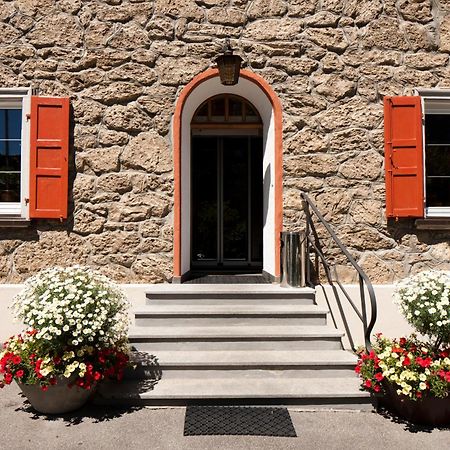 Hotel Bellaval Scuol Bagian luar foto